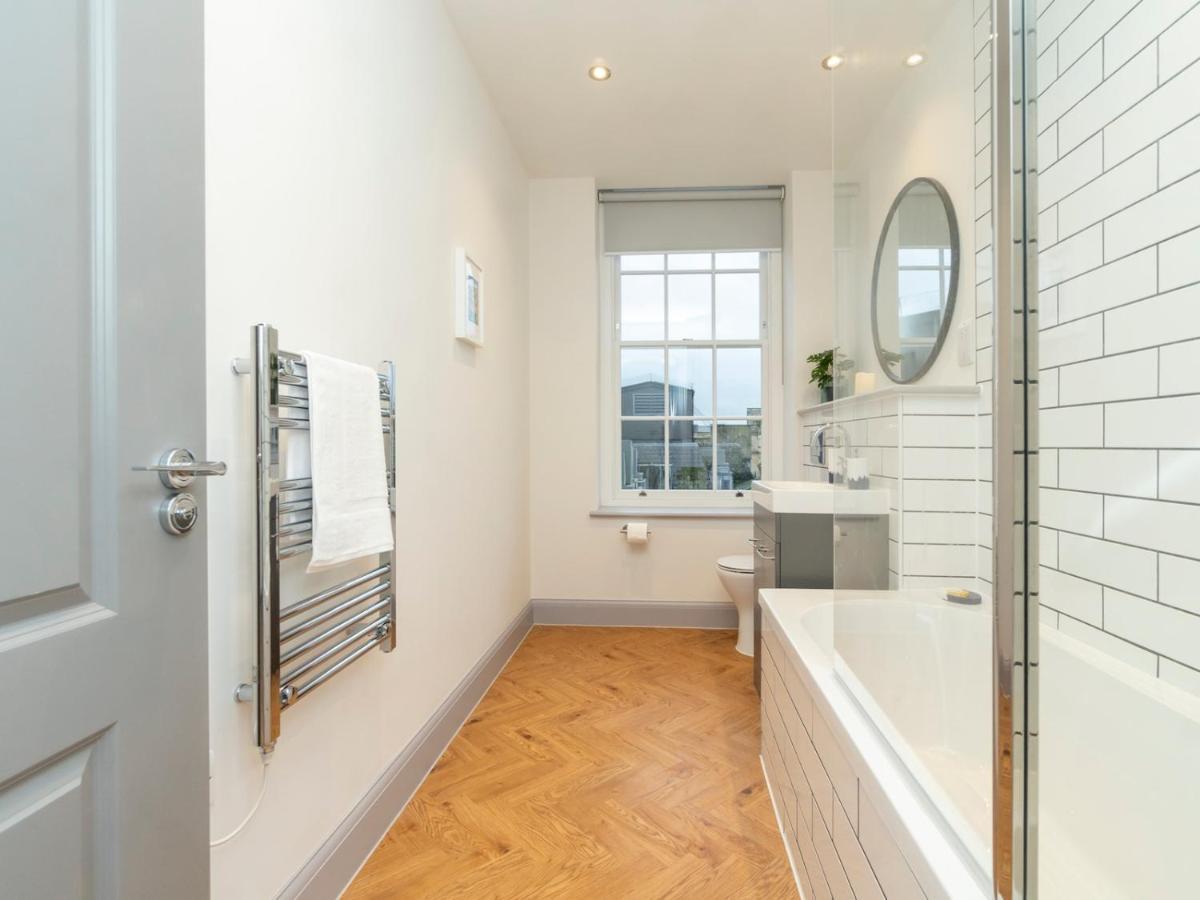 Pass The Keys Stunning 2 Bed Retreat In The Heart Of Bath Apartment Exterior photo